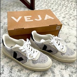 Vera V-10 Sneakers (size Womens 38) *used twice only